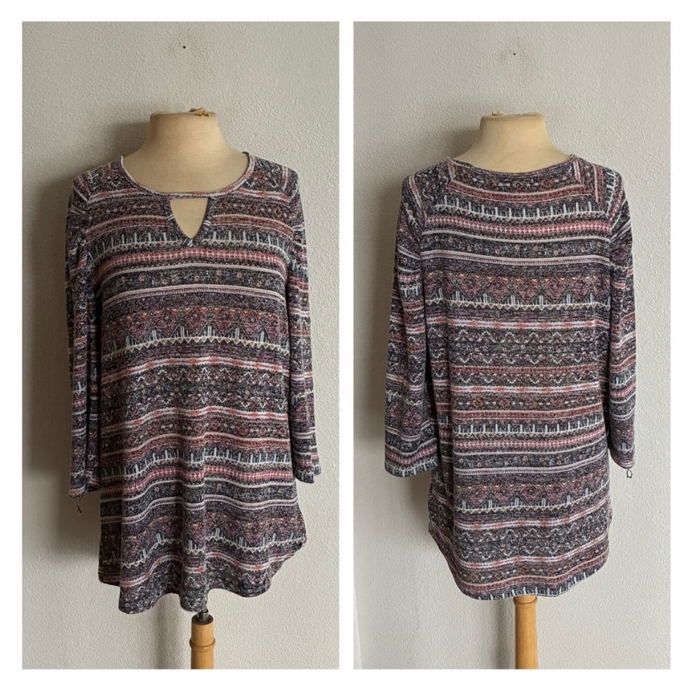 WAS $20 Absolutely Famous knit top